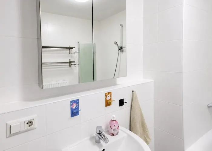 Cozynite Schoenbrunn 3 - Spacious & Modern アパート *